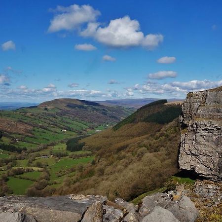 Wales' Highest Village - The Chartist Cottage - Trefil Tredegar ภายนอก รูปภาพ