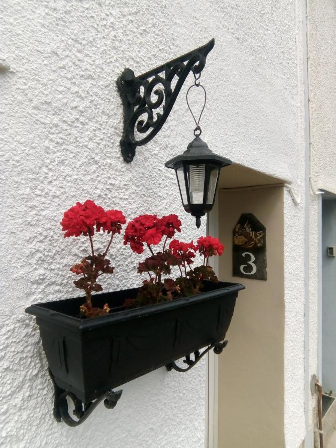 Wales' Highest Village - The Chartist Cottage - Trefil Tredegar ภายนอก รูปภาพ